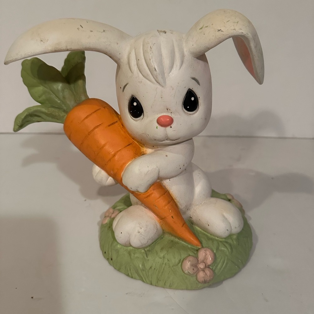 Vintage 1998 Precious Moments Rabbit Universal Statuary Rabbit